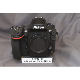 NIKON D810