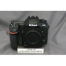 NIKON D500