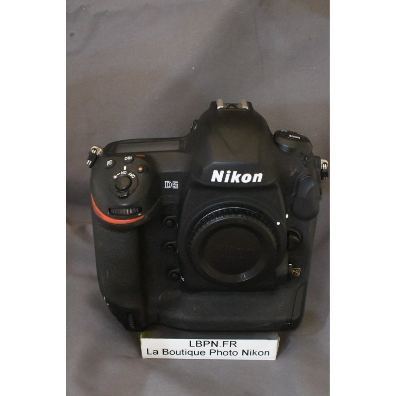 NIKON D5