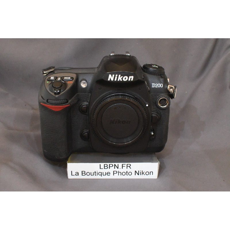 NIKON D200